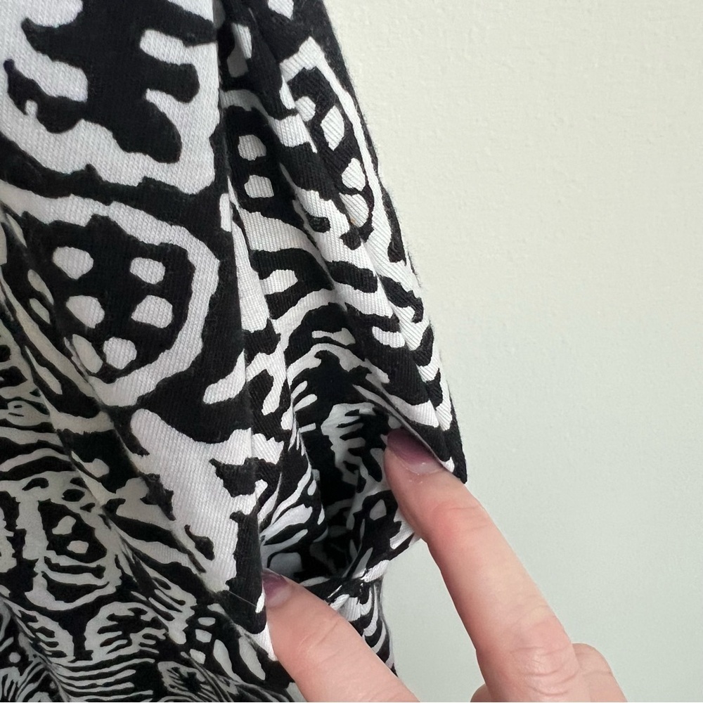 Soft Surroundings Black White Patterned Short San… - image 6